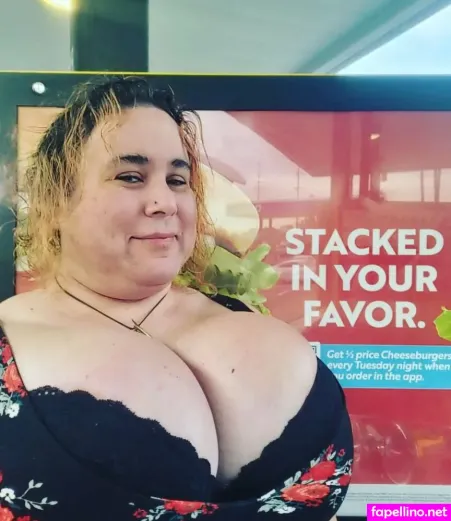 Maxine Tangles Main Profile Photo