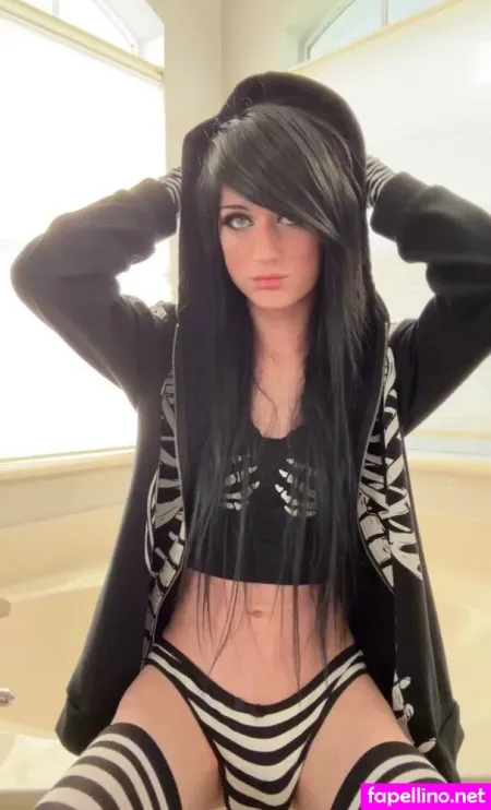 Maxinekitten OnlyFans Thumbnail #45vrqWIKun