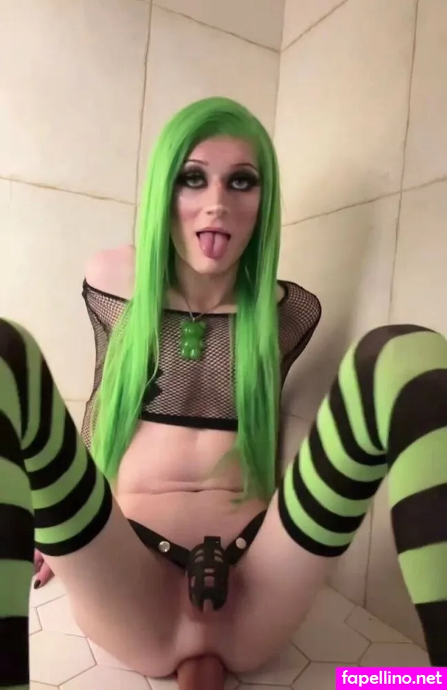 evilest_kitten, maxinekitten Nude Leaked OnlyFans Photo #egYlFPuH3U