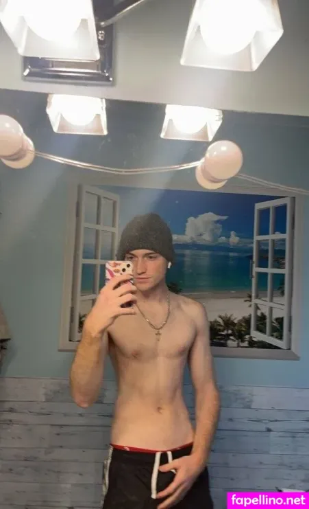 Maxisfree OnlyFans Thumbnail #3Sju9NGr3b