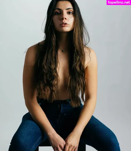 May Karavani OnlyFans Thumbnail #254TWRaeP7