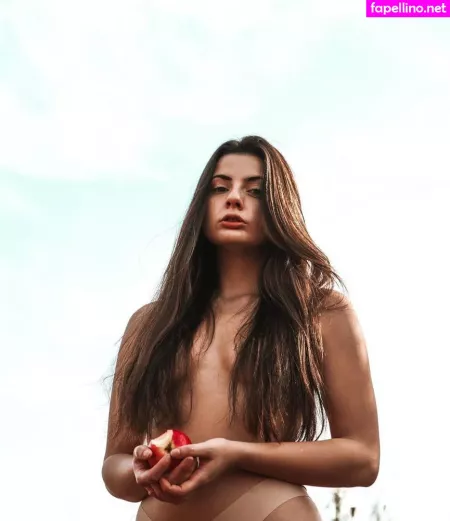 May Karavani OnlyFans Thumbnail #79xkiet2p4