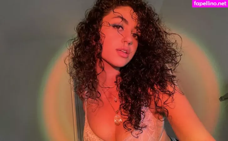 Maya Abdallah OnlyFans Thumbnail #xO9wtSg0Zz