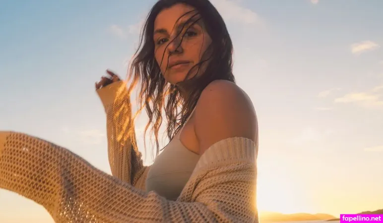 Maya Gabeira OnlyFans Thumbnail #MdeRax84yA