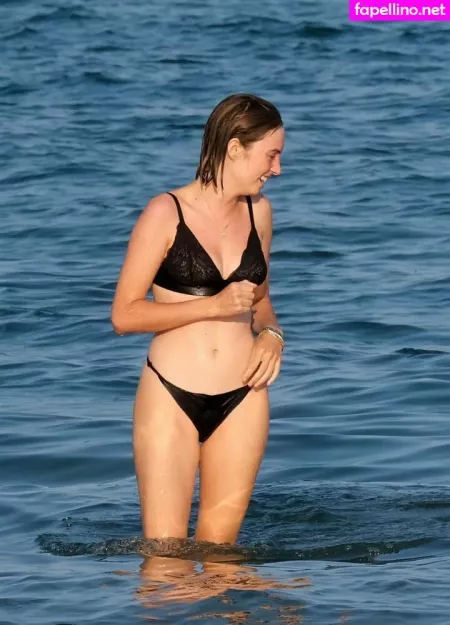 Maya Hawke OnlyFans Thumbnail #2lhqT2XhXB