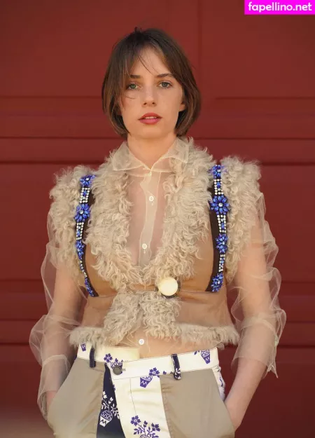 Maya Hawke OnlyFans Thumbnail #AUoQq7GDhG