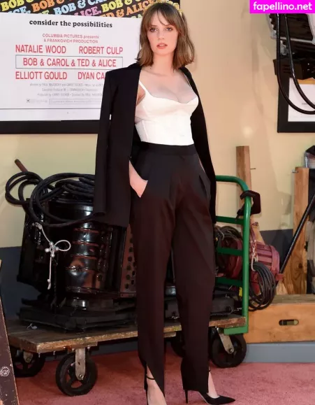 Maya Hawke OnlyFans Thumbnail #yBqQZ8dPMY