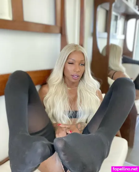 Maya Kinky Ext OnlyFans Thumbnail #LnB7ImfRL3