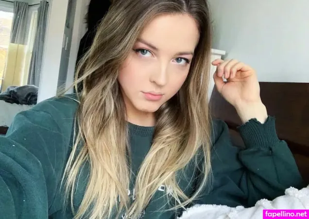 Maya V Henry OnlyFans Thumbnail #asnZVXyFd7