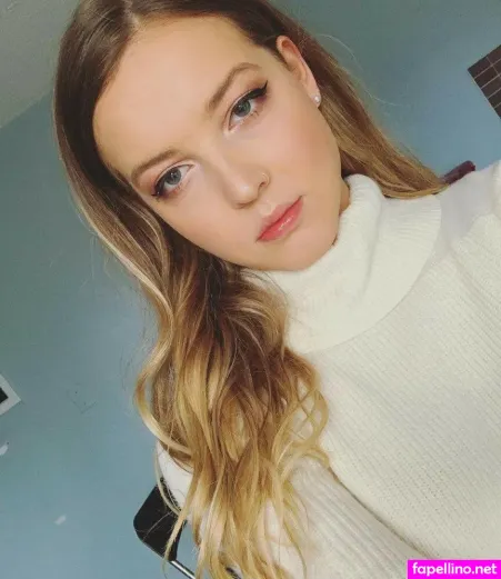 Maya V Henry OnlyFans Thumbnail #gJk4EouGh2