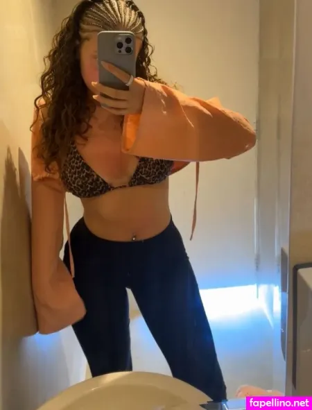 Mayaa Zr Main Profile Photo