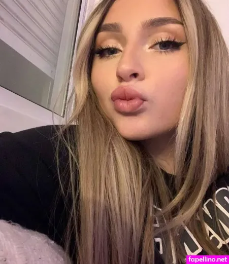 Mayaroseluvv OnlyFans Thumbnail #0CBL2uEIyy