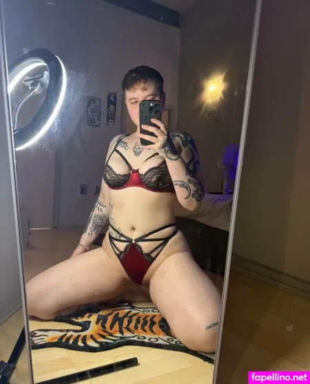 Maybescarlet Main Profile Photo