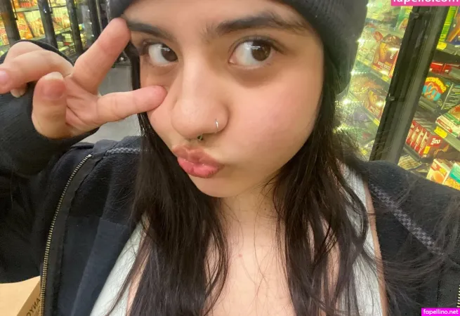 Maylingxoxo OnlyFans Thumbnail #8GEllsJ3uW