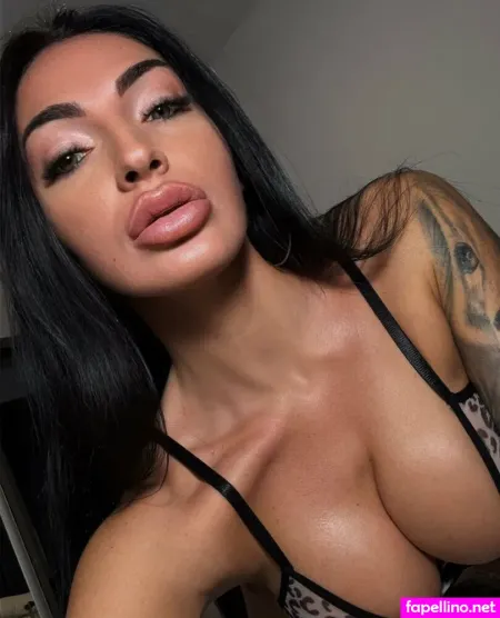 Mbianka OnlyFans Thumbnail #riU3EeiYkb