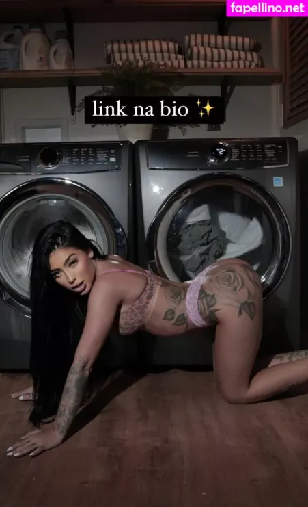 Mc Mirella 1 OnlyFans Thumbnail #1vi3UJV1kJ