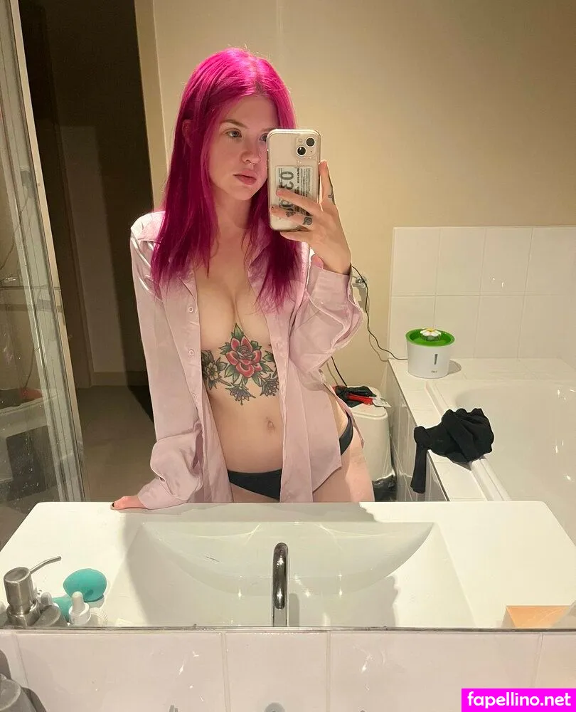 meaganwtf, sexxytowwifey8990 Nude Leaked OnlyFans Photo #7gjq2Zoum7
