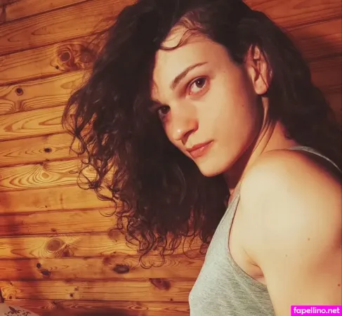 Medelainexx OnlyFans Thumbnail #5T7C1AT1re