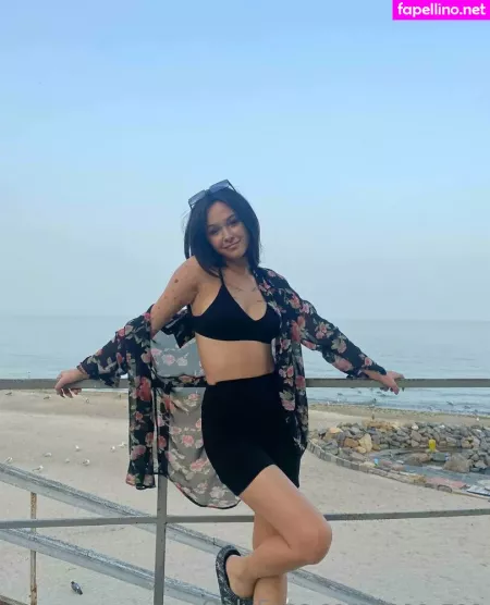 Mee Zee OnlyFans Thumbnail #Nv11mMW1YB