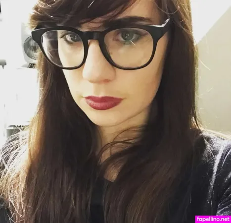 Meemo Comma OnlyFans Thumbnail #1u3PJKiuGq