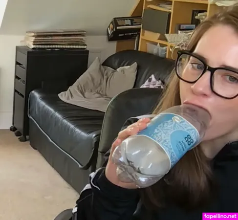 Meemo Comma OnlyFans Thumbnail #Br4mWMVPeJ