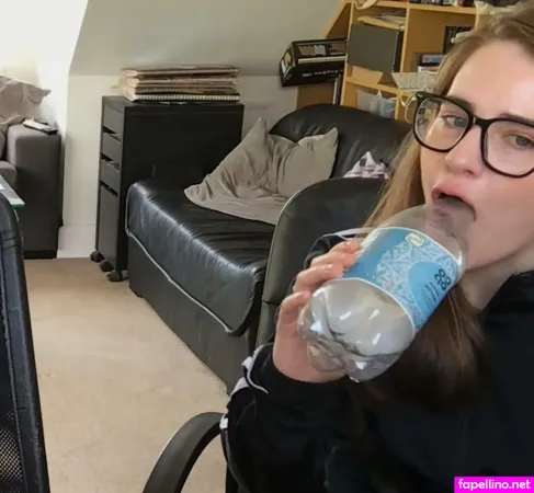 Meemo Comma OnlyFans Thumbnail #OzUfTT1BY6