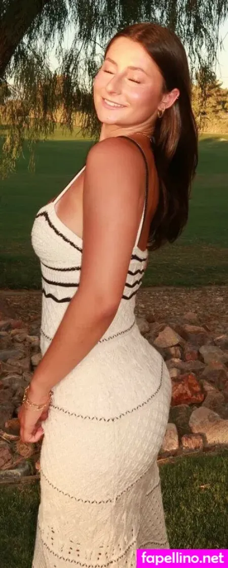 Meena Shahri OnlyFans Thumbnail #yjlyMNVHnd