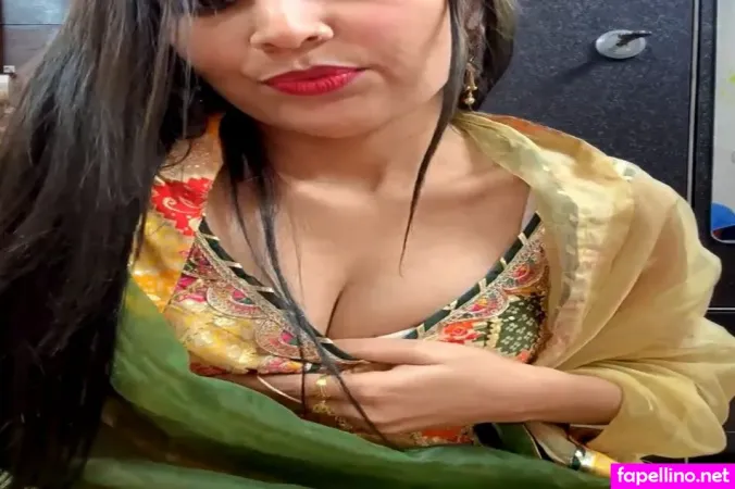 Meenakashi OnlyFans Thumbnail #OLFFMjDVyF