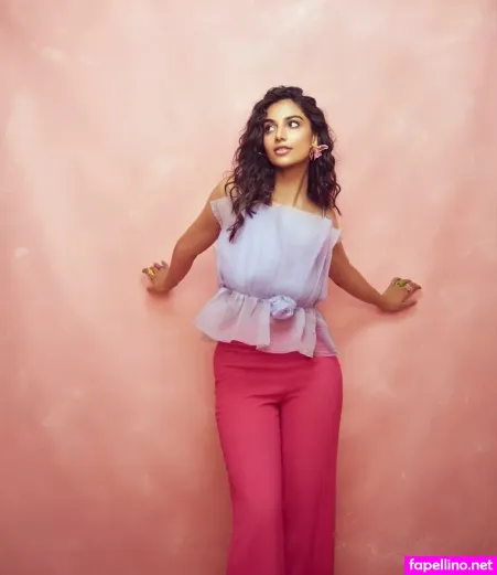 Meenakshichaudhary OnlyFans Thumbnail #z03TyxcSee