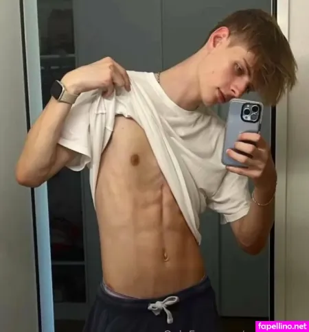 Meepicboy OnlyFans Thumbnail #1FIIBemnLN