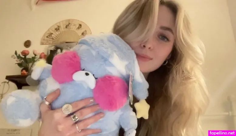 Meg Mills OnlyFans Thumbnail #e7akzklhBV