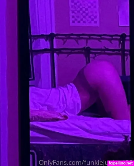 Meg Reillly OnlyFans Thumbnail #T5P4V5hnE1