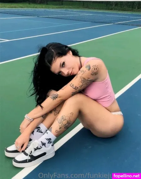 Meg Reillly OnlyFans Thumbnail #TkWdNC15z3