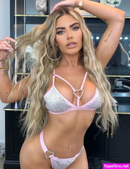 Megan Barton OnlyFans Thumbnail #s0AuN1ScRA