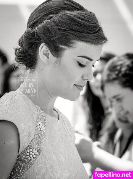 Megan Boone OnlyFans Thumbnail #2nURDaEwA8