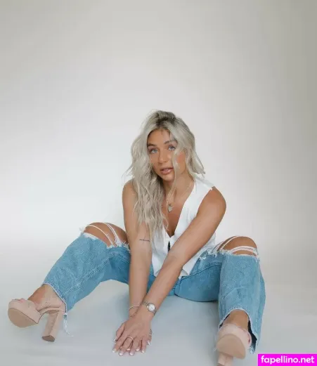 Megan Mullins OnlyFans Thumbnail #AartUSinz2