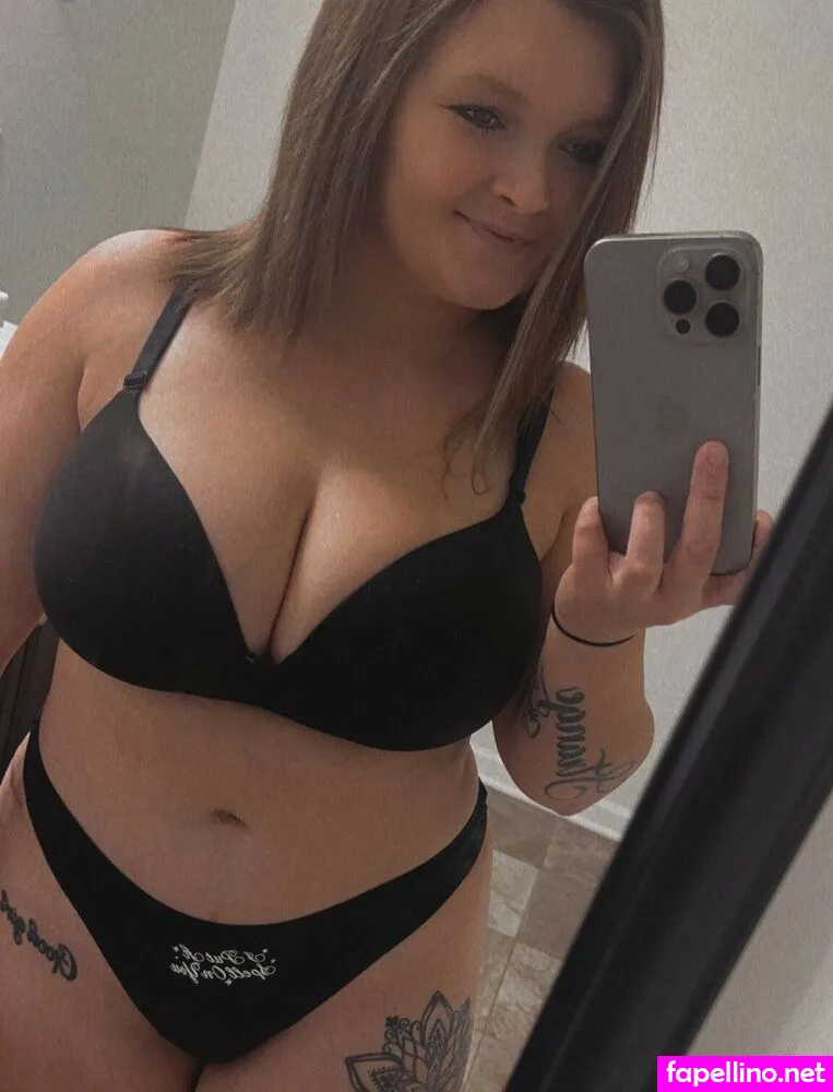 megan1997s, meganstrangemusic Nude Leaked OnlyFans Photo #pX7GS3b9DO