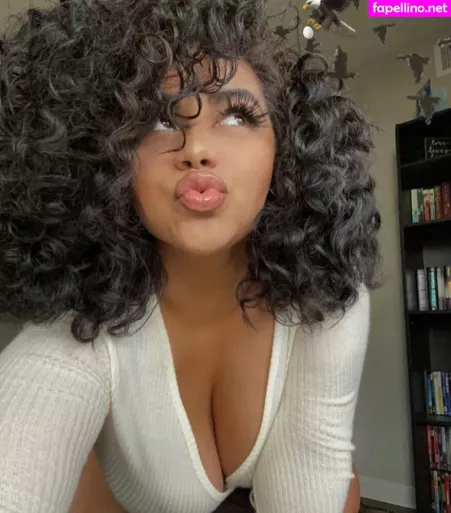 Megan Velez OnlyFans Thumbnail #avl5hs7RAW