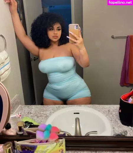Megan Velez OnlyFans Thumbnail #u55S2FAred