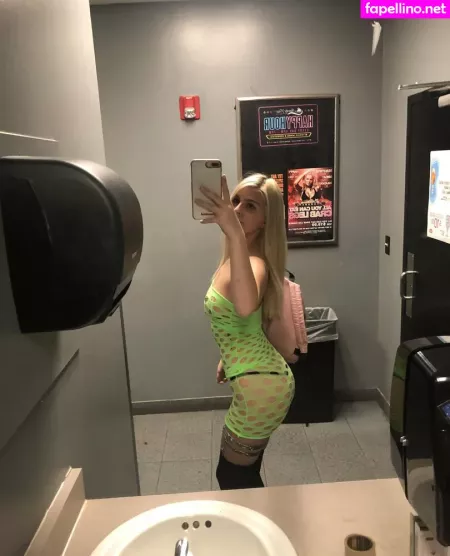 Meganholly00 OnlyFans Thumbnail #0tSbqEdsRU
