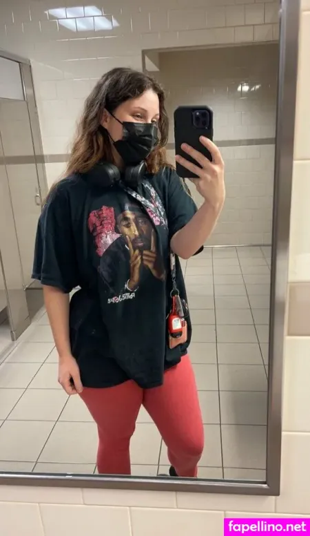 Megsmokes95 OnlyFans Thumbnail #PFaPf8BzUN