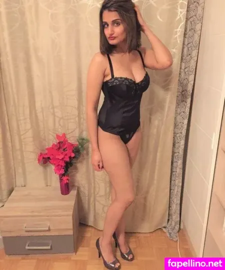 Mehvish Khan Main Profile Photo