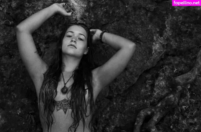 Mel Breia OnlyFans Thumbnail #RTD042zkP8