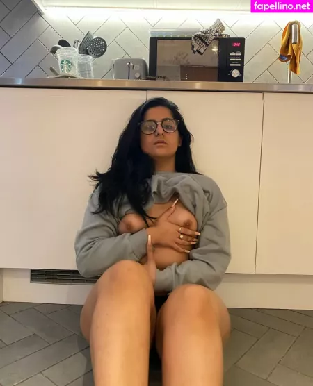 Mel Farahmand OnlyFans Thumbnail #4HIMoAFo9Q