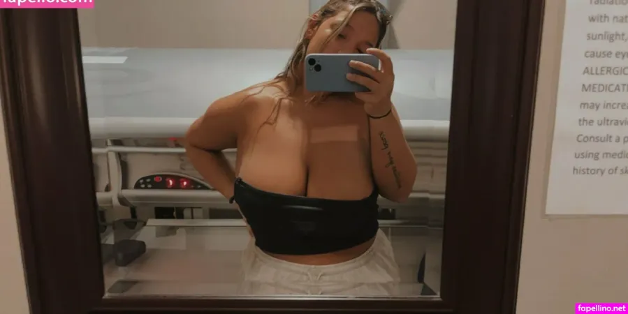 Mel Rrrossee OnlyFans Thumbnail #18WFojNFW0