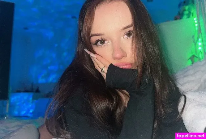 Mela Pustelnik OnlyFans Thumbnail #lkCxyIkKJf