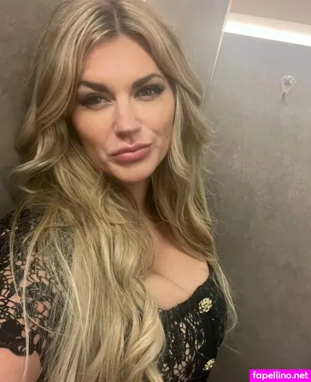 Melania Mercer OnlyFans Thumbnail #Bi1T4He2Ev