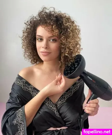 Melania OnlyFans Thumbnail #9IepMmqmNr