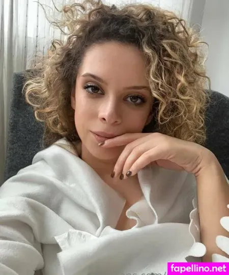 Melania OnlyFans Thumbnail #IGrbf3gOyT