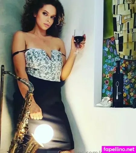 Melania OnlyFans Thumbnail #LUJ7BK3Et7